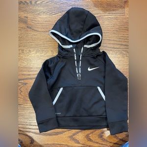 Nike Dri Fit hoodie/pullover sweatshirt. 2T